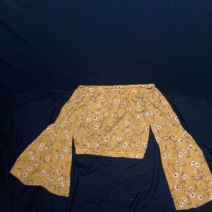 Unbranded off the shoulder top (size L)